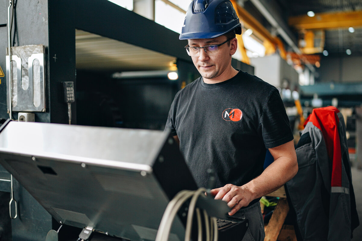 Оператор станков с ЧПУ. История профессии. | НЗРМ | Новосибирский завод ...