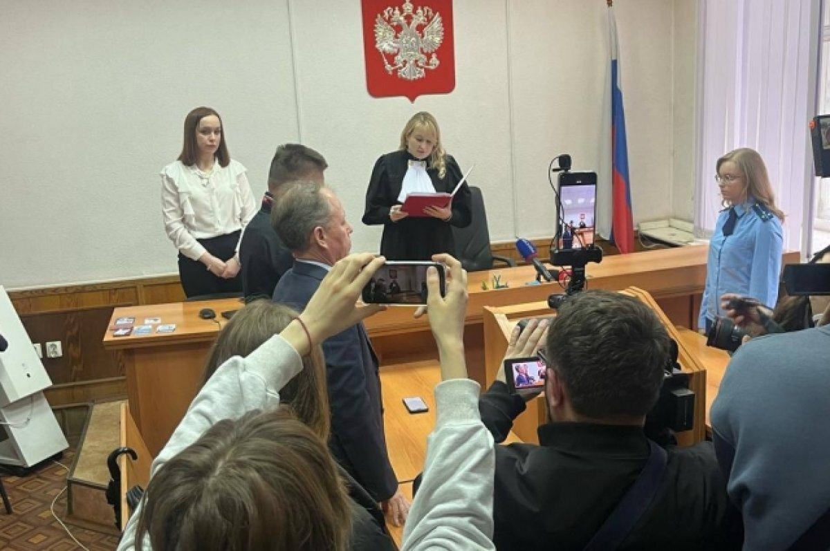    Главного свердловского десантника приговорили к сроку и тут же отпустили