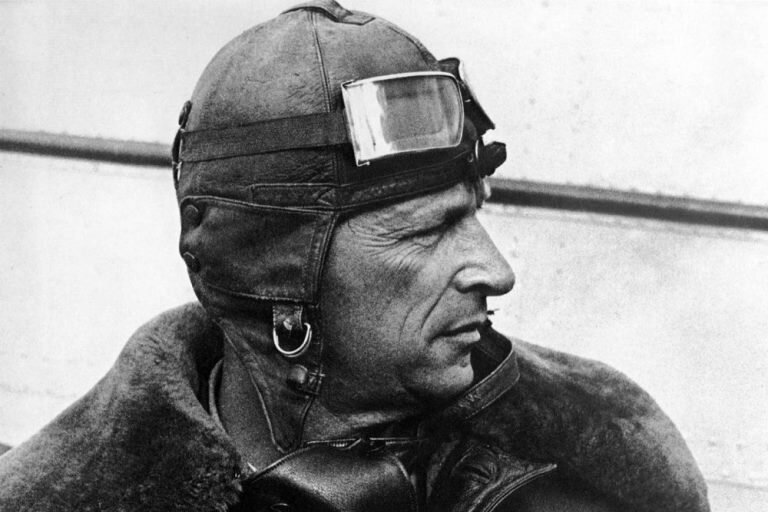    Лётчик Михаил Громов (1899-1985).