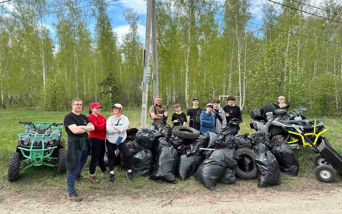 В Железнодорожном районе прошел очередной масштабный субботник | Горком36 |  Воронеж | Дзен