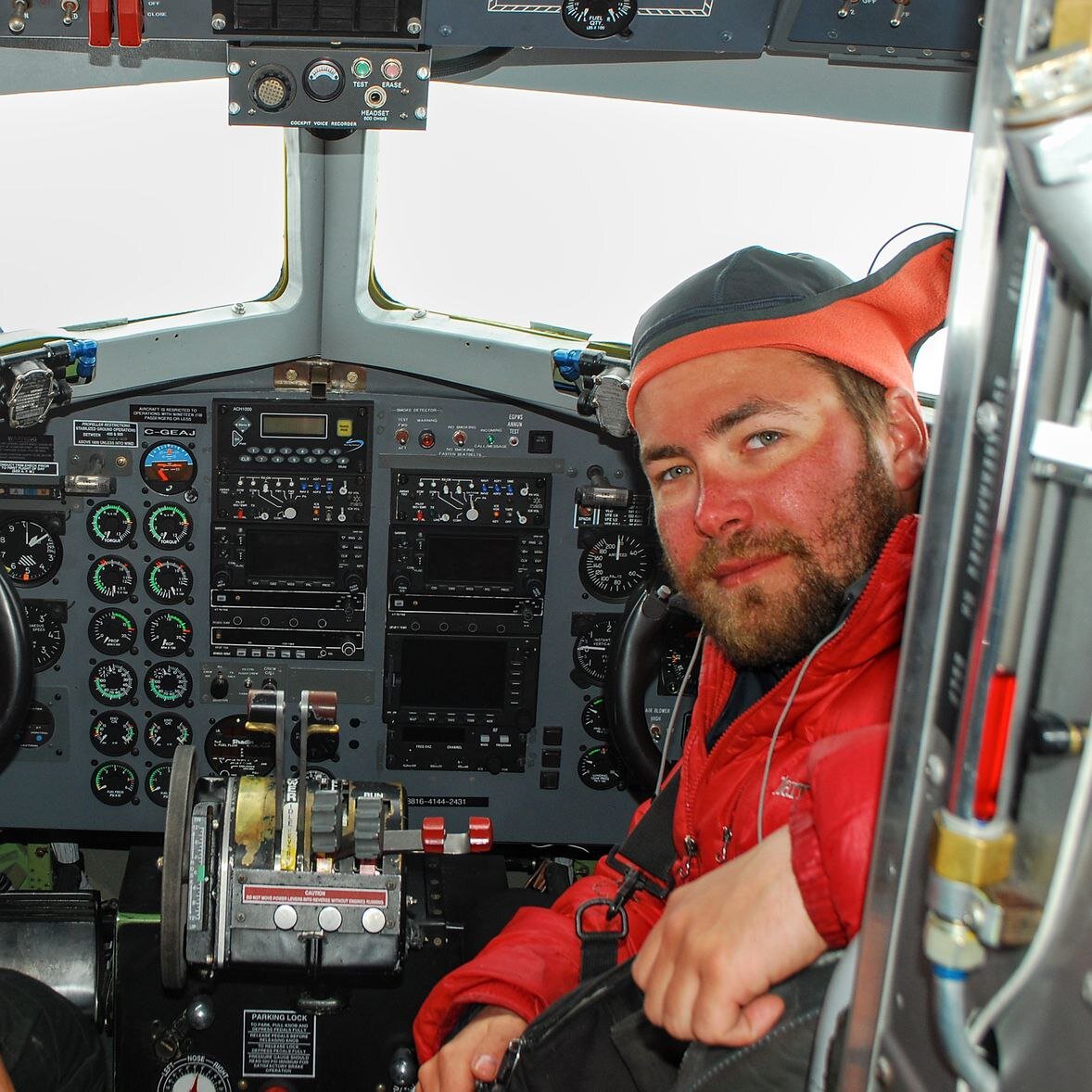 Загар полярника. В Антарктиде самое сильное на планете ультрафиолетовое излучение. Солнце беспощадно сжигает кожу полярников