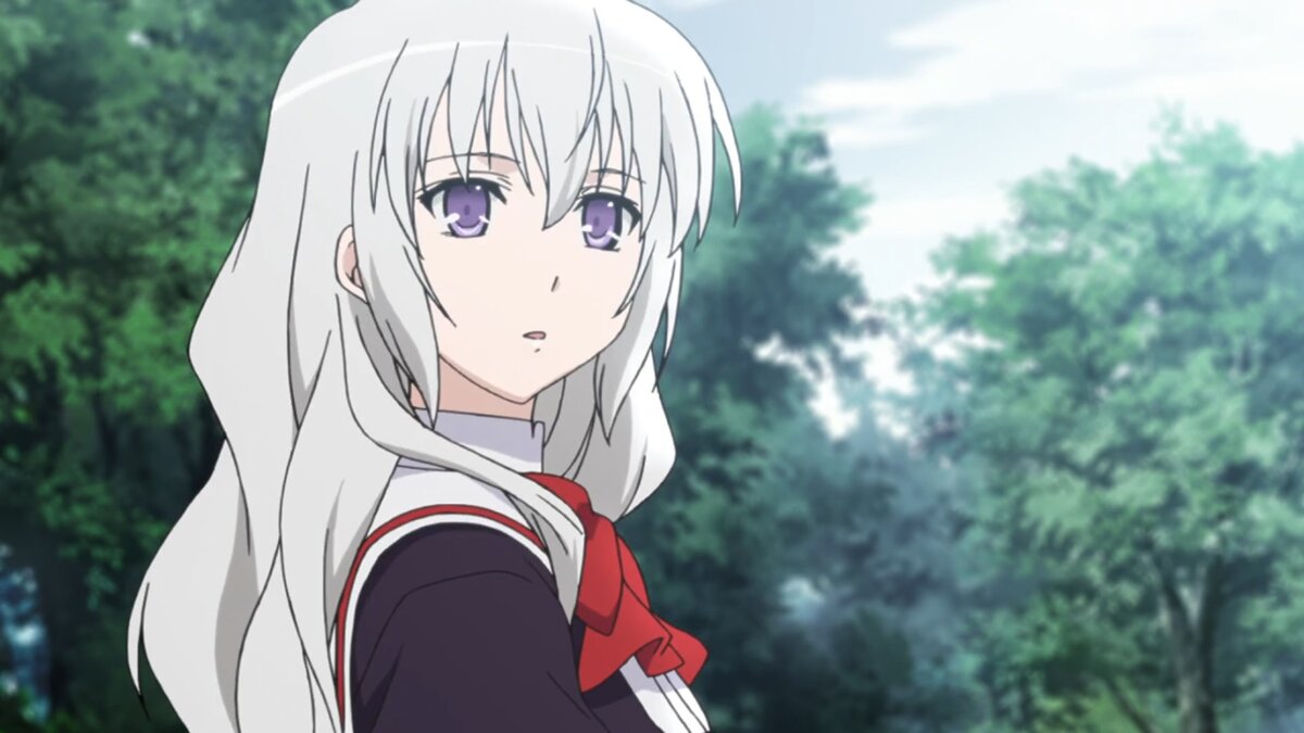 Девушка заметила, что все ученицы шепчутся и смотрят на неё...