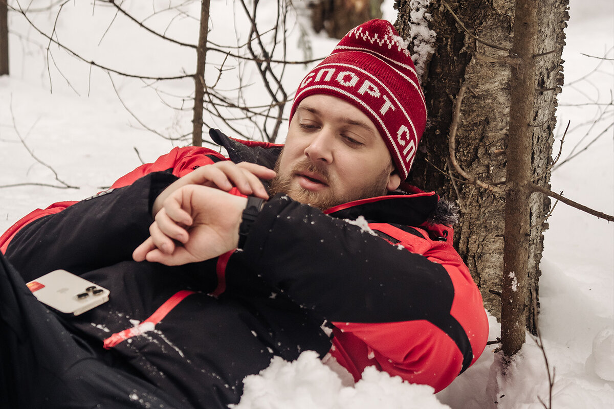 Нет, это не новый кадр из фильма "Выживший", это я пытаюсь поймать сигнал GPS посреди леса