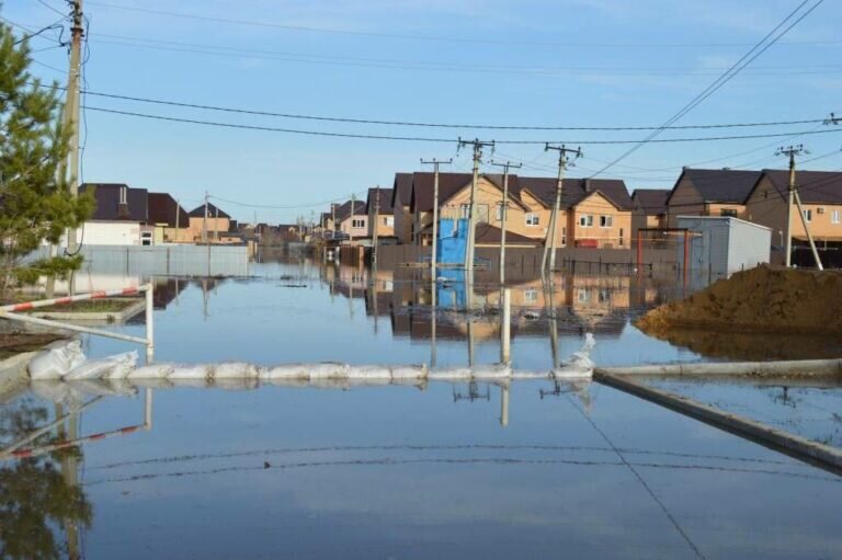    Пострадавшим от паводка оренбуржцам приостановили начисление платежей за воду Марина Шарт