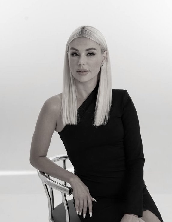 Татьяна ЛисинаЭксперт по колористике, основатель-тренер школы колористов, создатель бренда PILULYA