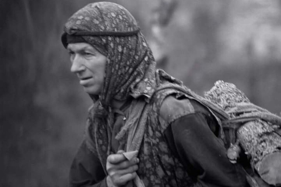    Отшельница Агафья Лыкова из Хакасии рассказала, как воюет с настырным козлом. Фото: Сергей УСИК.