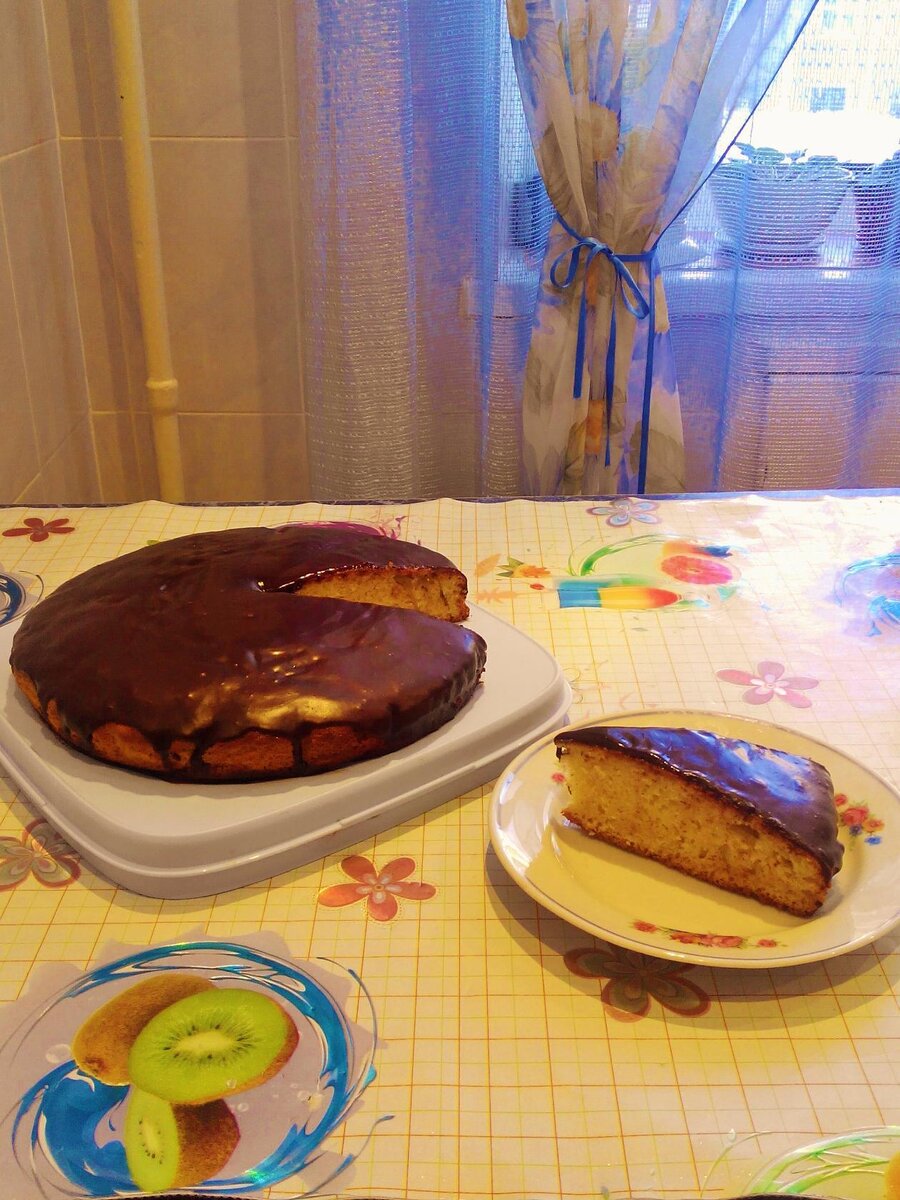 Манник готов! Получается мягким, пышным, как кексик 😋 А шоколадная заливка добавляет ещё больше вкуса ☺️