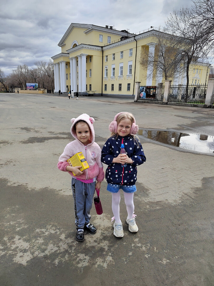 Скоро конкурс начнётся.