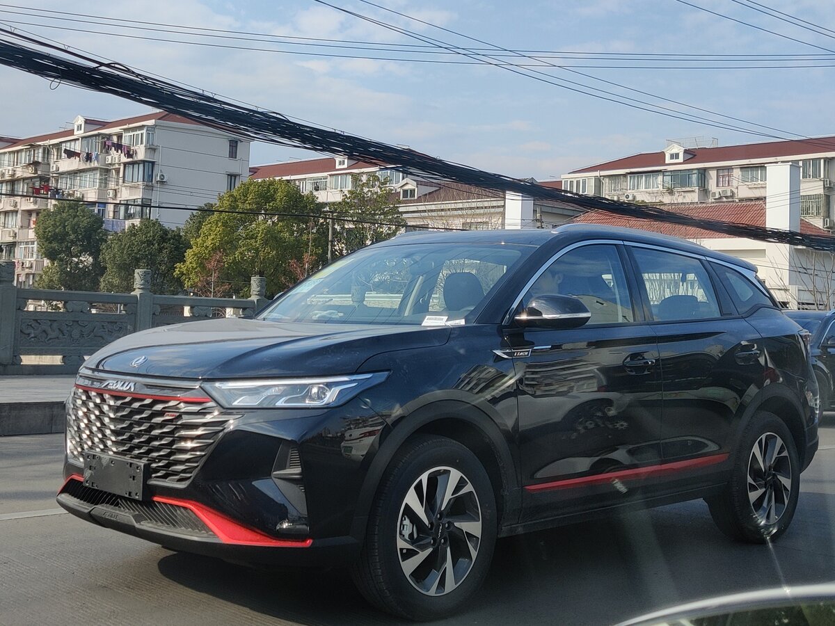 Dongfeng AX7
