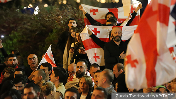     Фото: Zurab Tsertsvadze/AP/ТАСС   
 Текст: Дмитрий Александров, Тбилиси,   
Евгений Поздняков