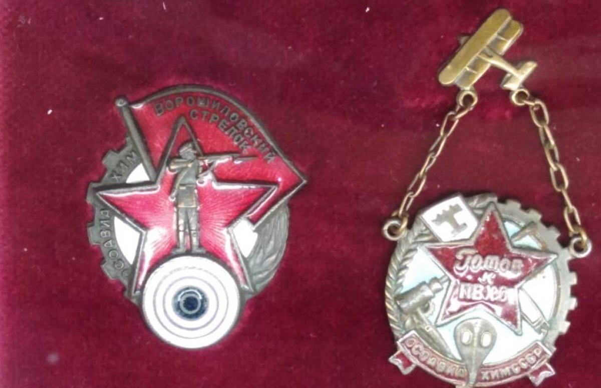    Нижегородская ФСБ пресекла канал контрабанды орденов и медалей за рубеж