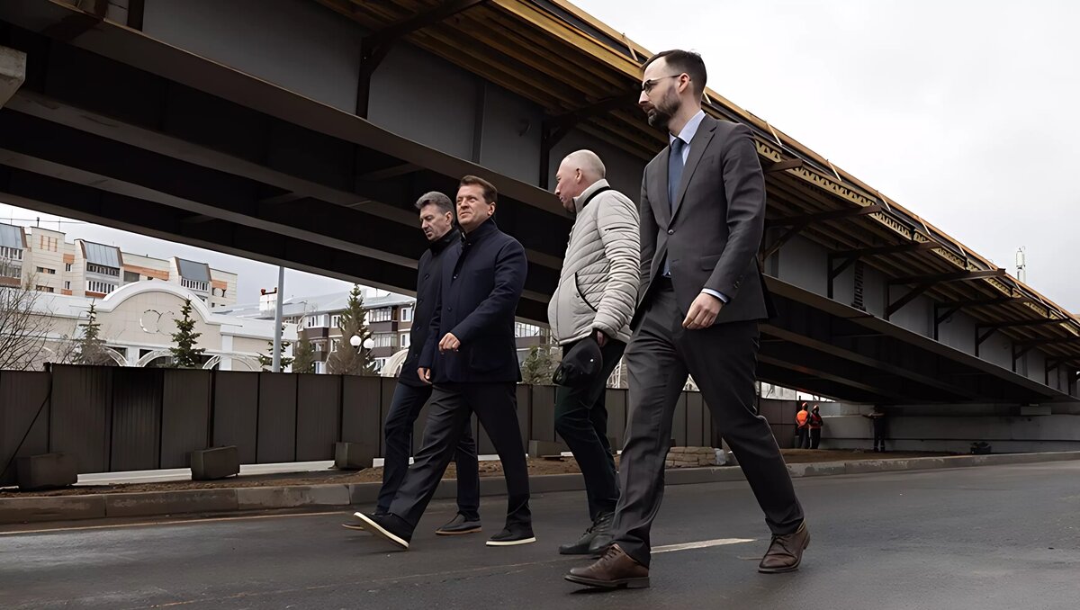     Реконструкцию Горьковского шоссе обещали завершить до ноября текущего года. Такую мысль высказал мэр Казани Ильсур Метшин.