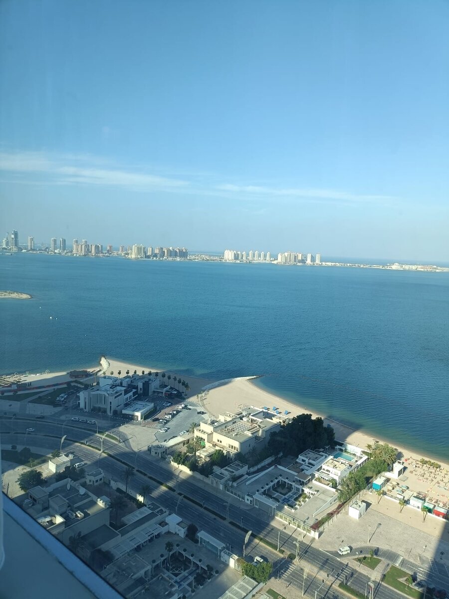 Вид из номера Delta Hotels by Marriott City Center Doha 5* - фото автора.