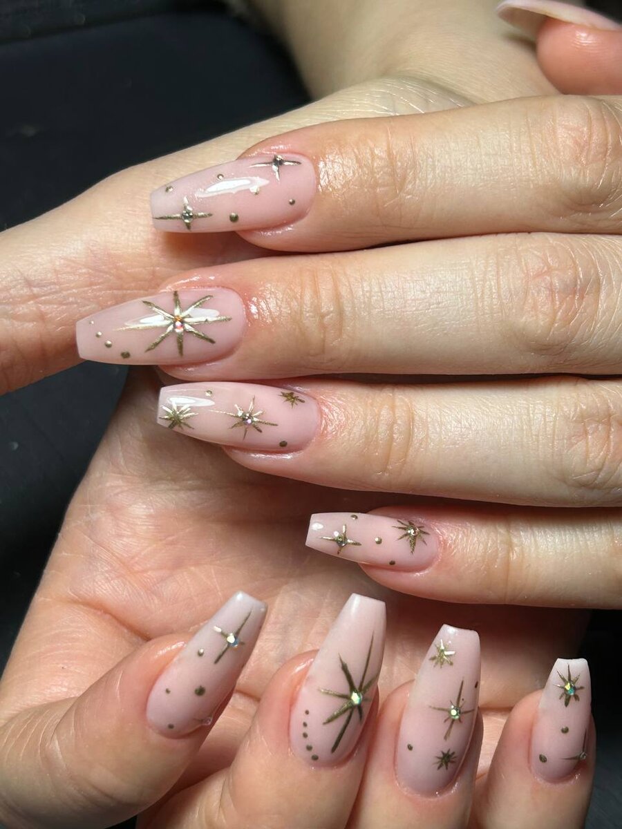 Наращвание от мастера RAVNOVESIE club Алины Гусак, форма «балерина»
