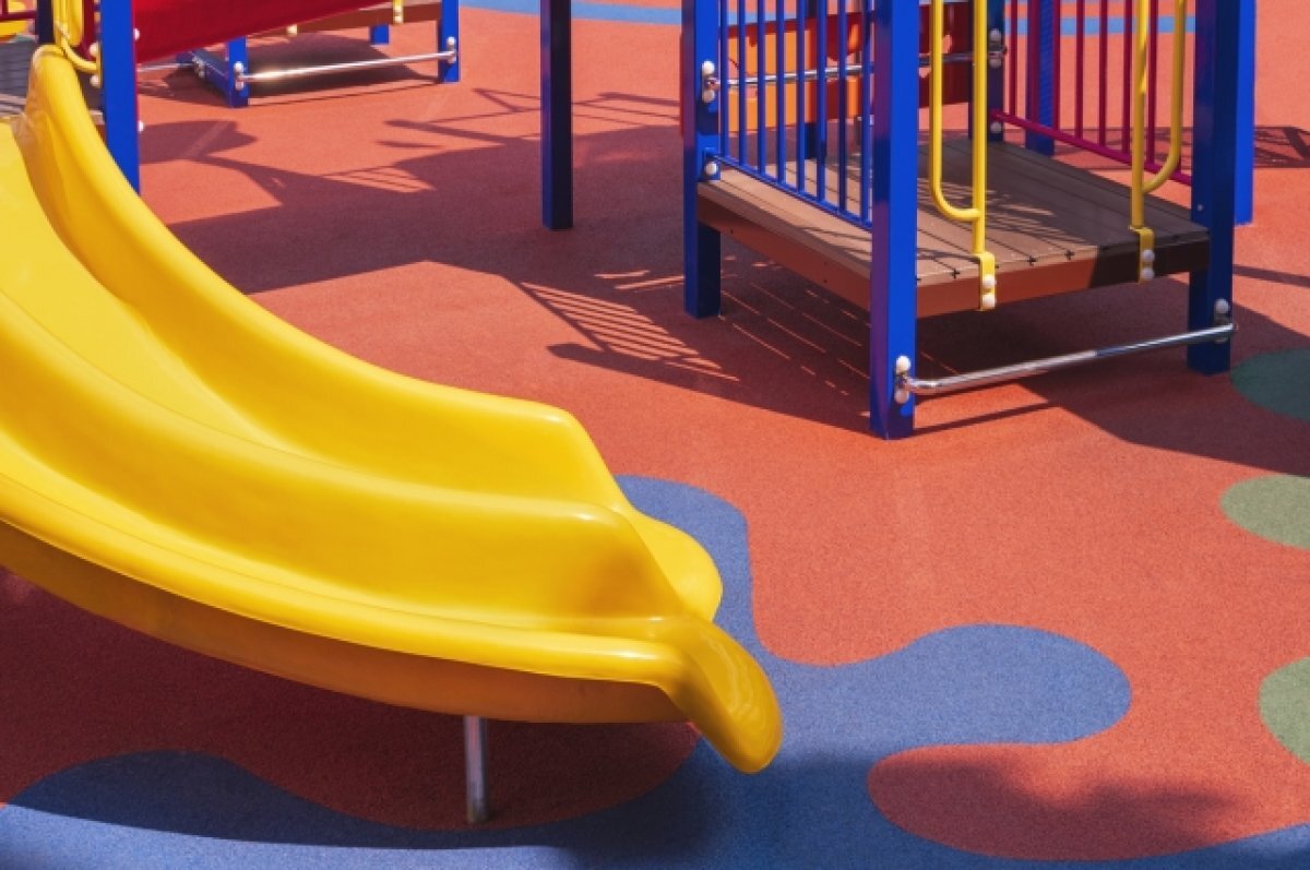    Детская площадка с элементами для скейтеров появится у «Рижской» в Пскове