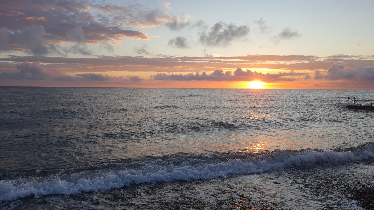 Черное море в Сочи великолепно, закаты мм..