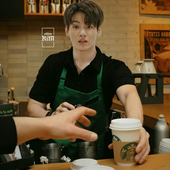 Я тоже очень завидую тем, кто может выступать на сцене ... петь и танцевать!