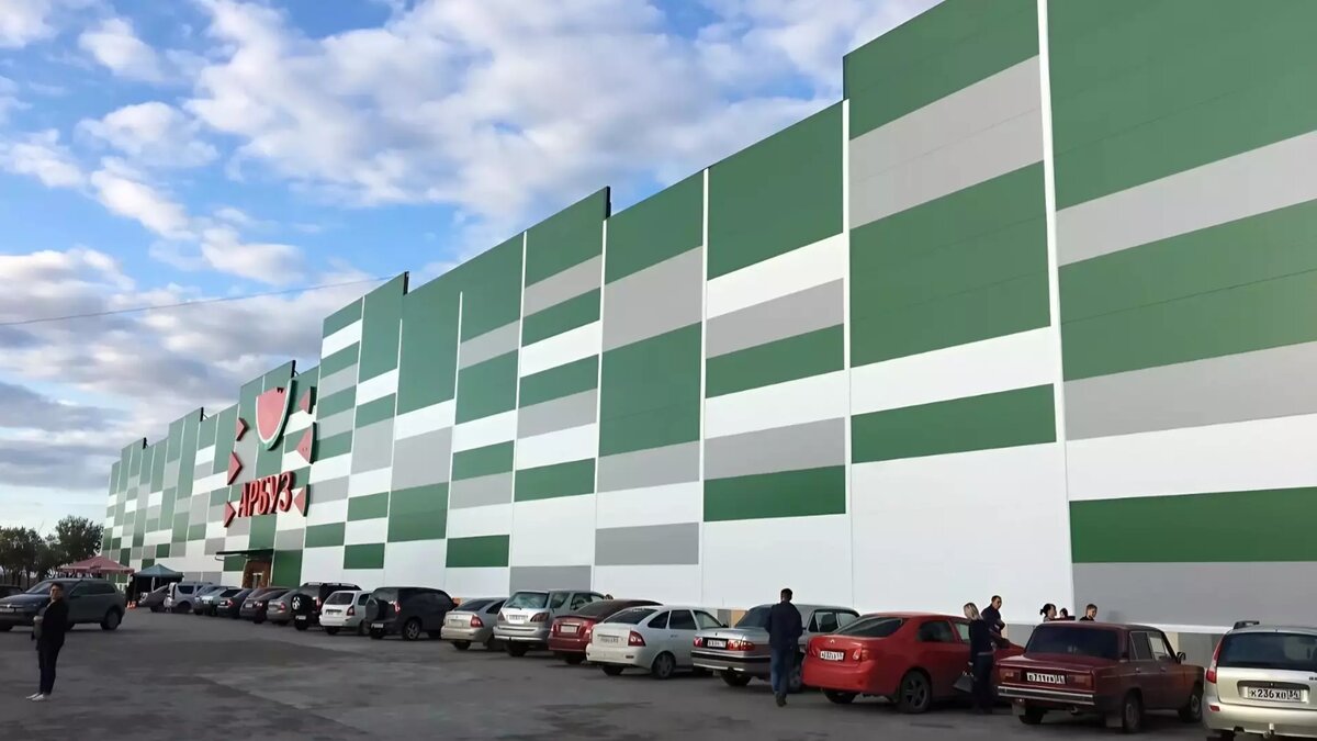     Прокуратура Волгоградской области заинтересовалась обрушением ТЦ «Арбуз» на юге Волгограда и организовала проверку.