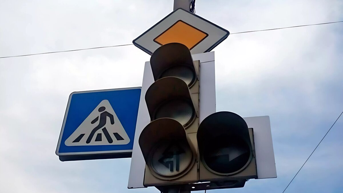     Меняется работа светофоров и схема движения из-за закрытия моста: об этом сообщили в пресс-службе администрации Петрозаводска.