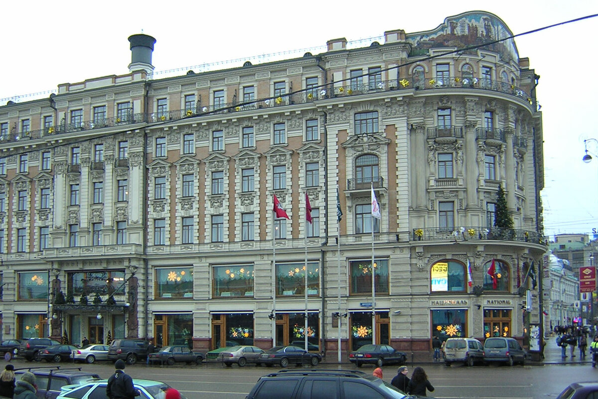 Москва. Национальная гостиница и Часовня Александра Невского на Мешке (изображен