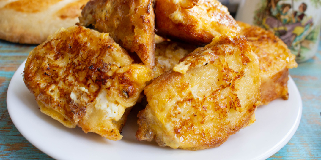 Вкусные гренки с яйцом и сыром