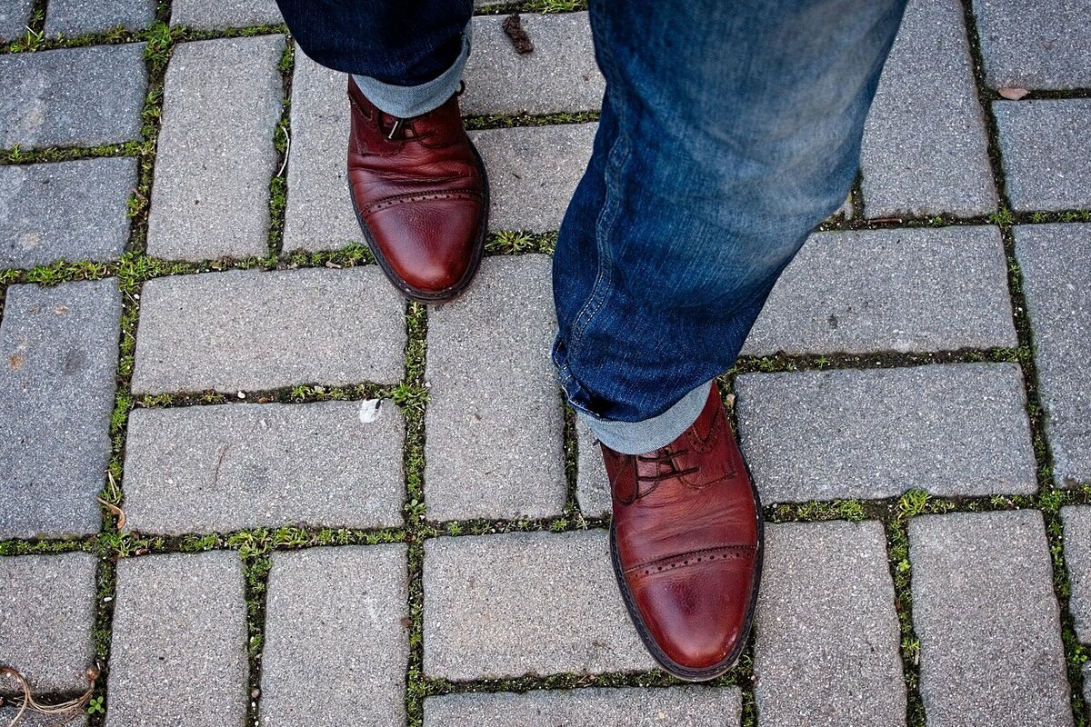     Экспресс-ремонт в домашних условиях: как убрать заломы на обуви и вернуть их первоначальный внешний вид