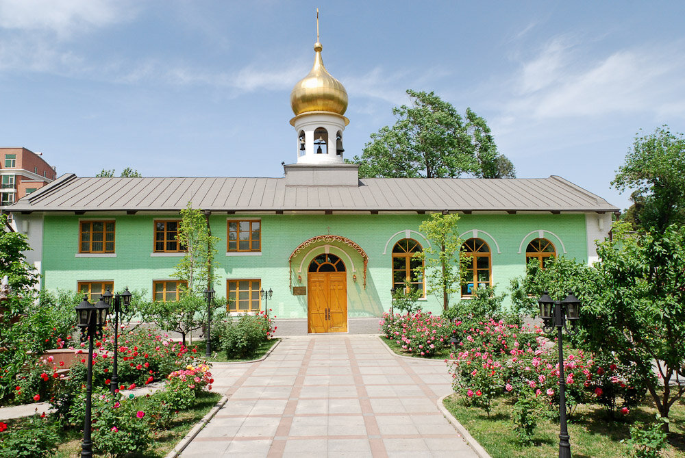 Это Храм Успения Пресвятой БОгородицы В Пекине