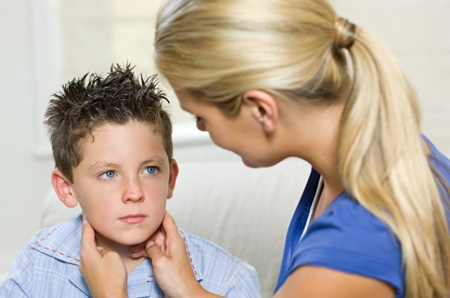    Как правильно называется болезнь «свинка» и чем она опасна?