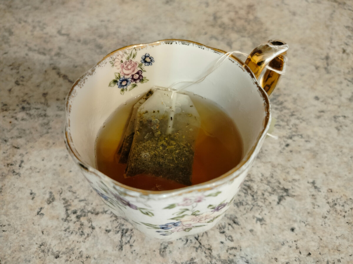 Чай завариваем в 300 мл кипятка