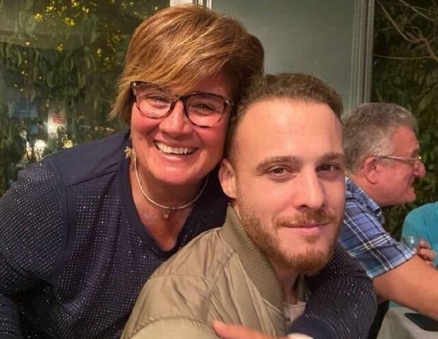 Мама Керема Бюрсина. Чигдем Бюрсин. Фото из открытых источников