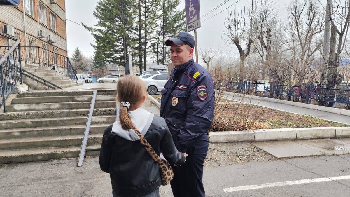 Боялась, что наругают» — в Приморье девочка сбежала от родителей в другой  город | Восток-Медиа | Дзен