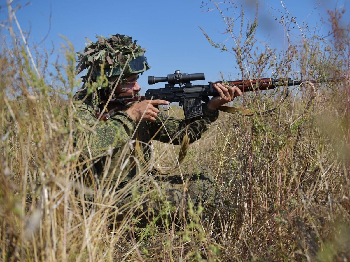    Военнослужащий в зоне проведения специальной военной операции© РИА Новости / Павел Лисицын