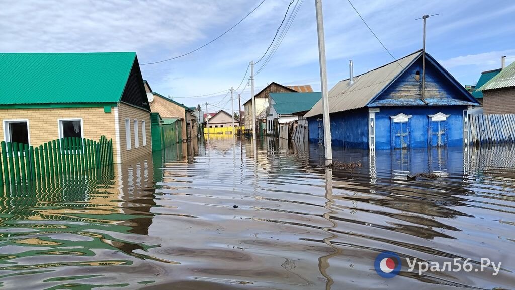    Уровень воды в реке Урал у Илека, куда сместилась волна паводка, за сутки вырос на 16 см