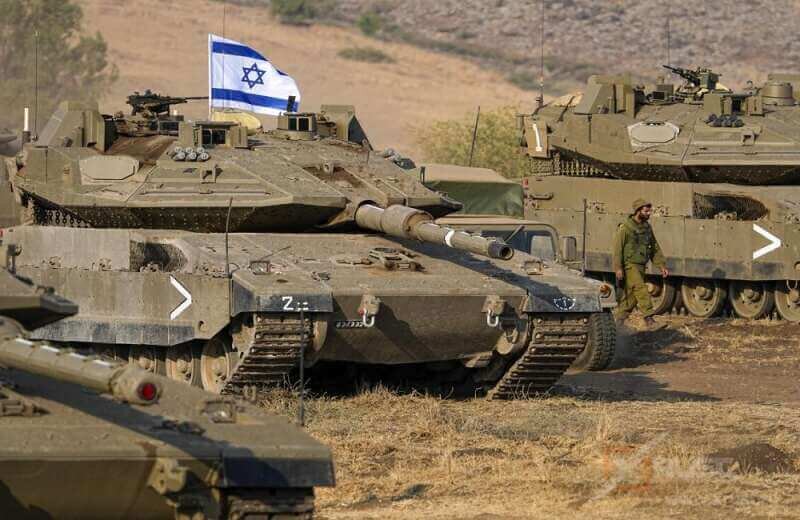  Израиль взбудоражен прямым нападением Ирана. Такого ответа никто не ожидал. Общество интересуется реакцией Минобороны, а зарубежные лидеры требуют сдержанности.