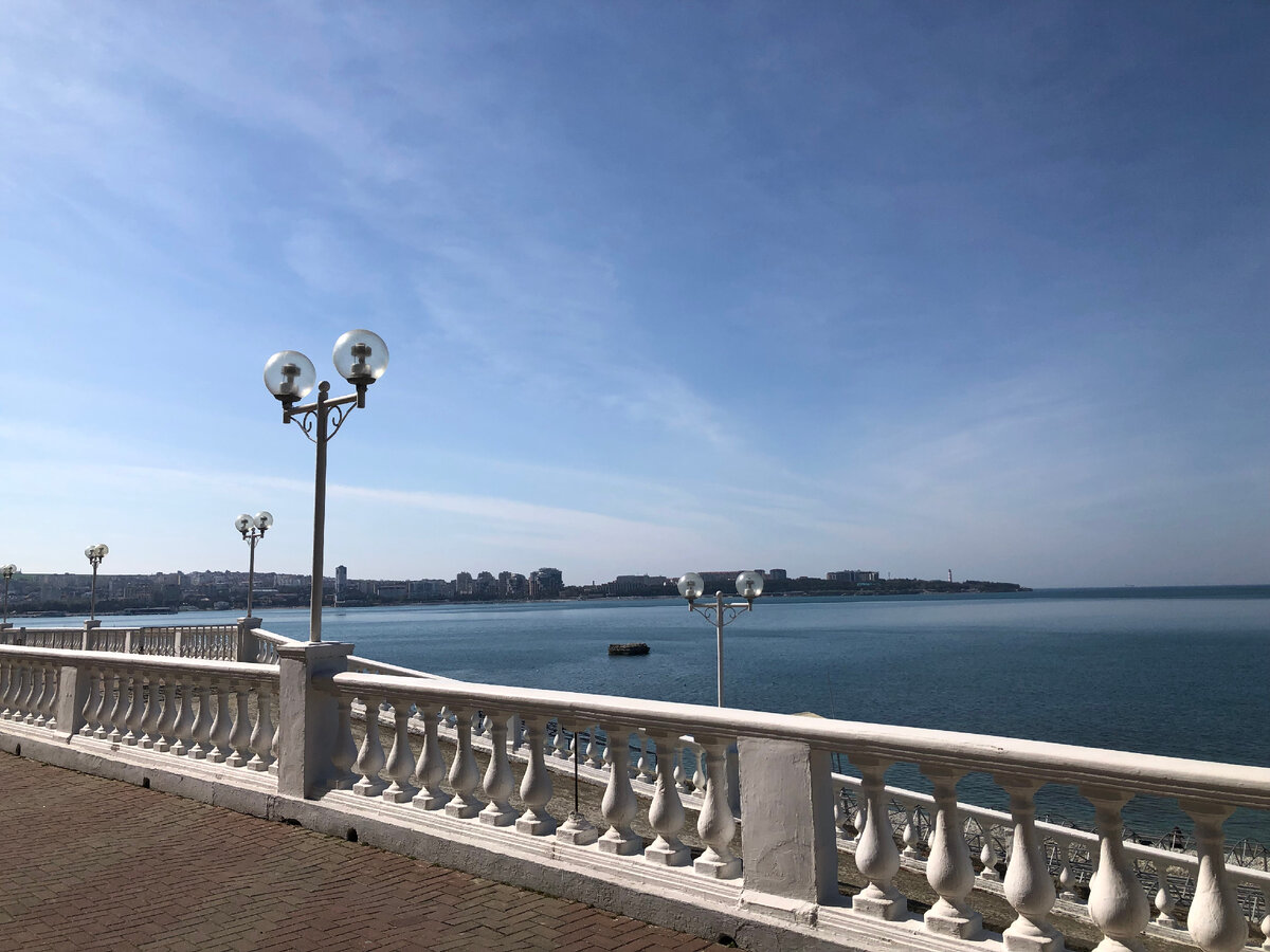 Апрель. Геленджик. На