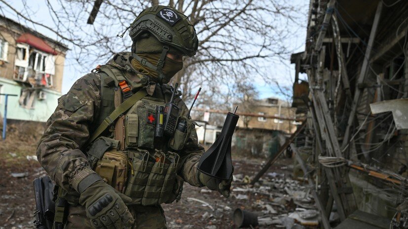     Военнослужащий ВС РФ на работах по разминированию Авдеевки РИА Новости Станислав Красильников