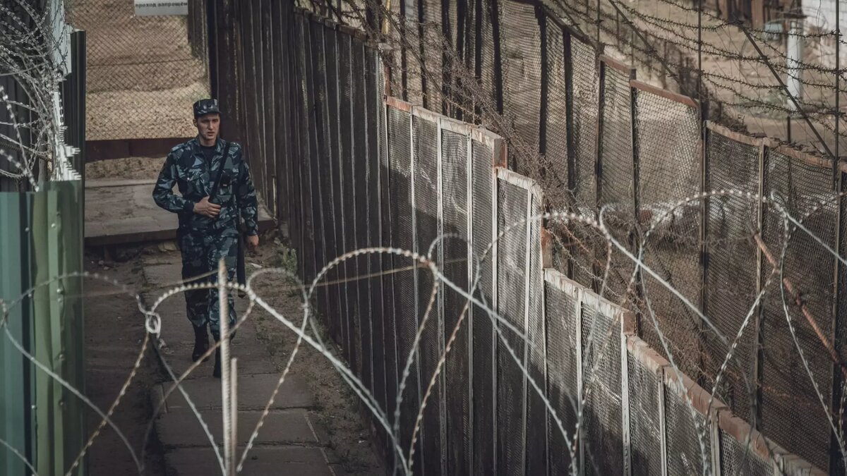     За последние пять лет в столице Татарстана значительно уменьшилось количество преступлений против личности. Inkazan узнал у генерал-майора ФСБ Александра Михайлова, с чем связана такая тенденция.