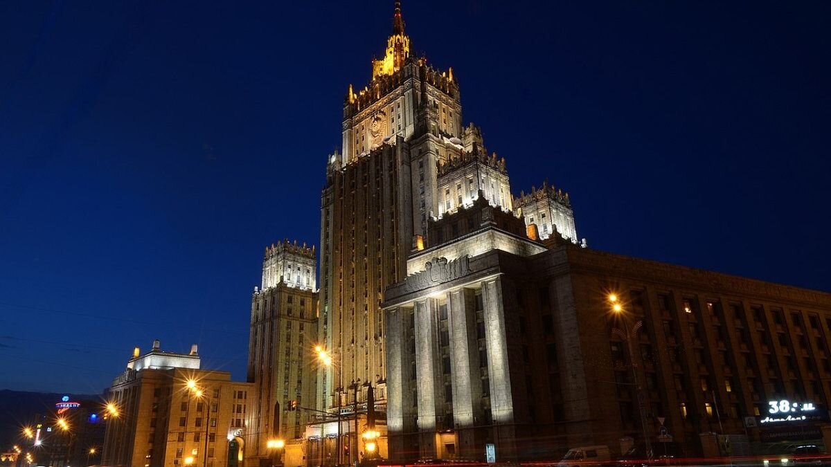     МИД России. Источник: commons.wikimedia.org Автор фото: Sergey Korovkin 84