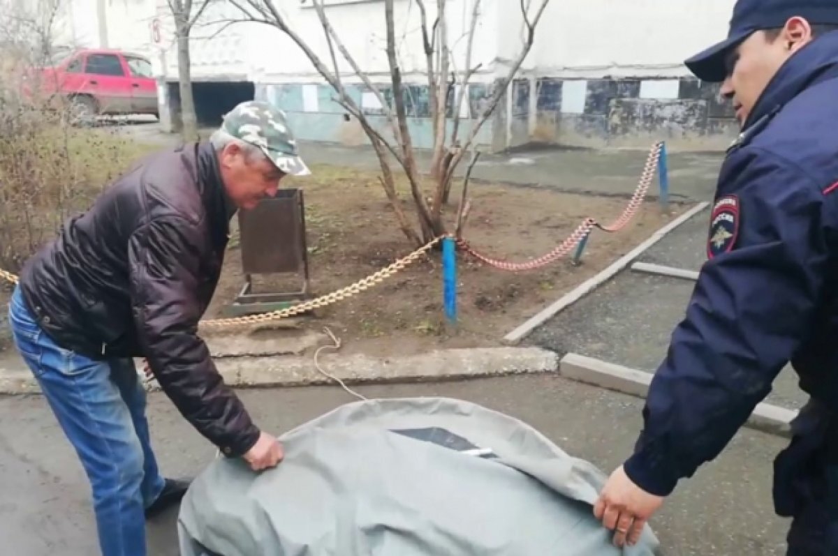    В Оренбурге полиция проверила факт «аренды» лодки под видом волонтёра