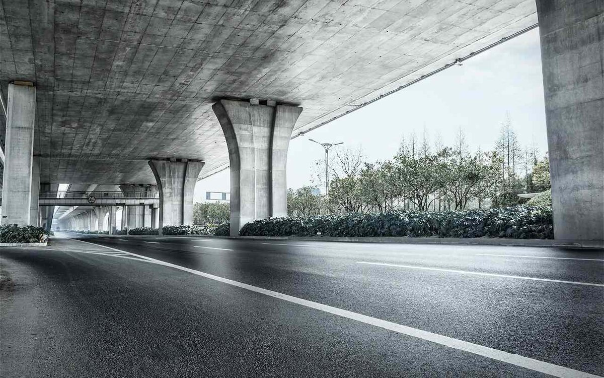    Скупой платит дважды: подрядчиков обяжут ремонтировать гарантийные участки липецких дорог за свой счет? Фото с ru.freepik.com