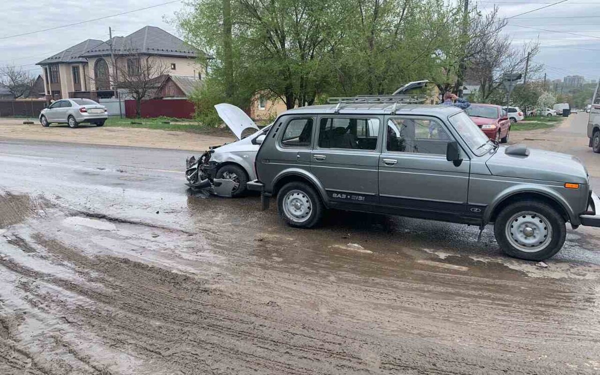 В массовом ДТП в Воронеже пострадали 2 женщины | Горком36 | Воронеж | Дзен