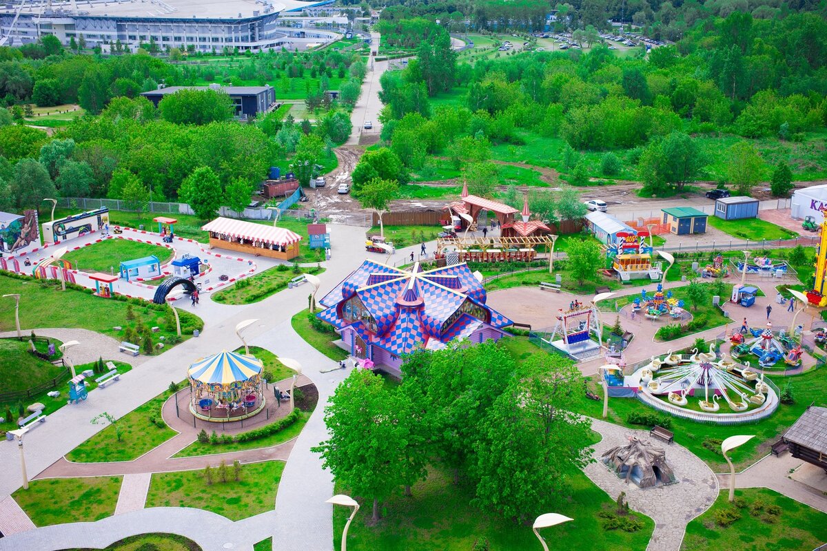 Сказка в москве развлекательный комплекс. Крылатское парк аттракционов. Ул Крылатская 18 парк. Крылатская улица 18 парк сказка. Парк аттракционов в Москве сказка Крылатское.