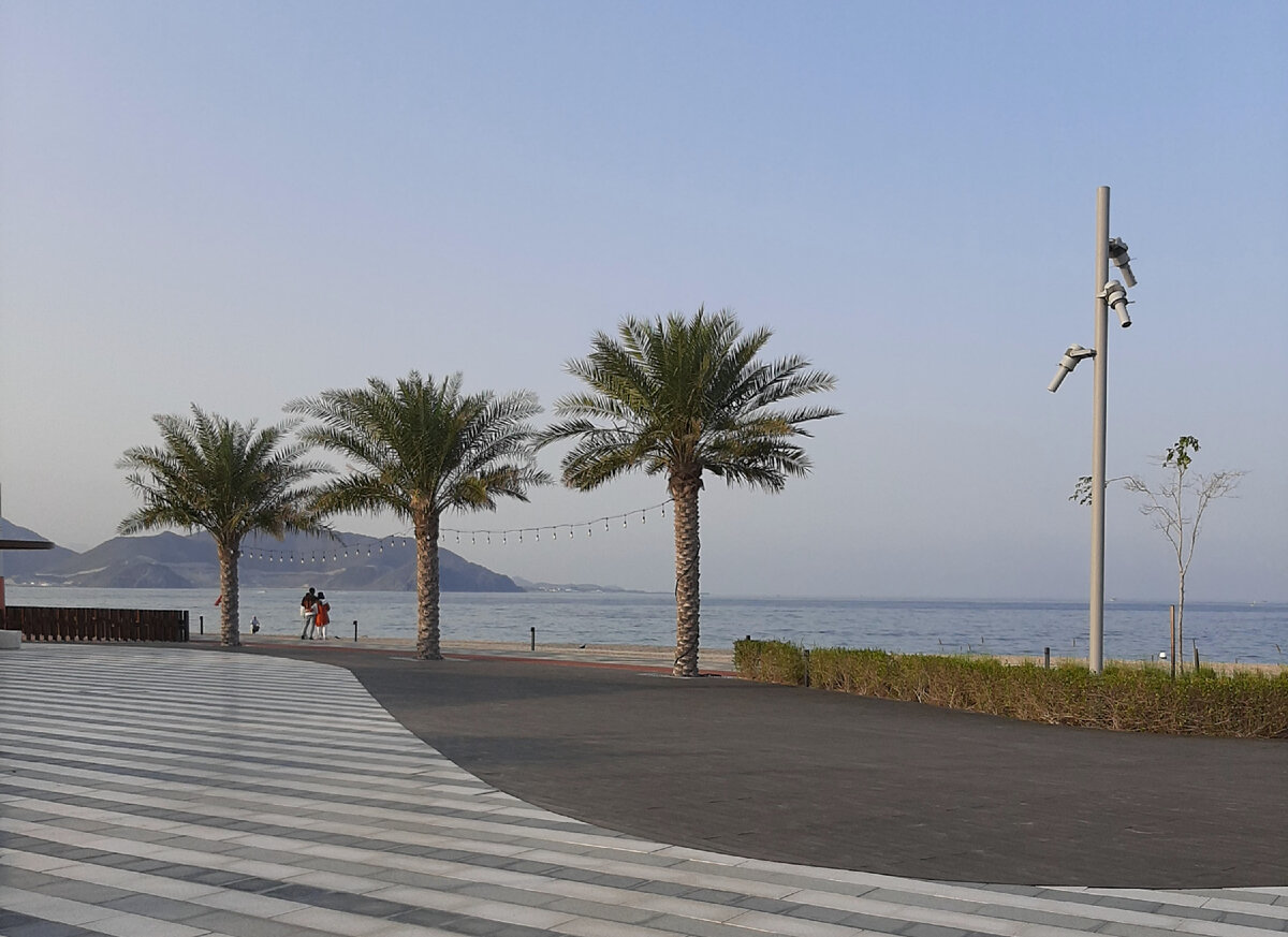 Набережна в городе Хор Факкан