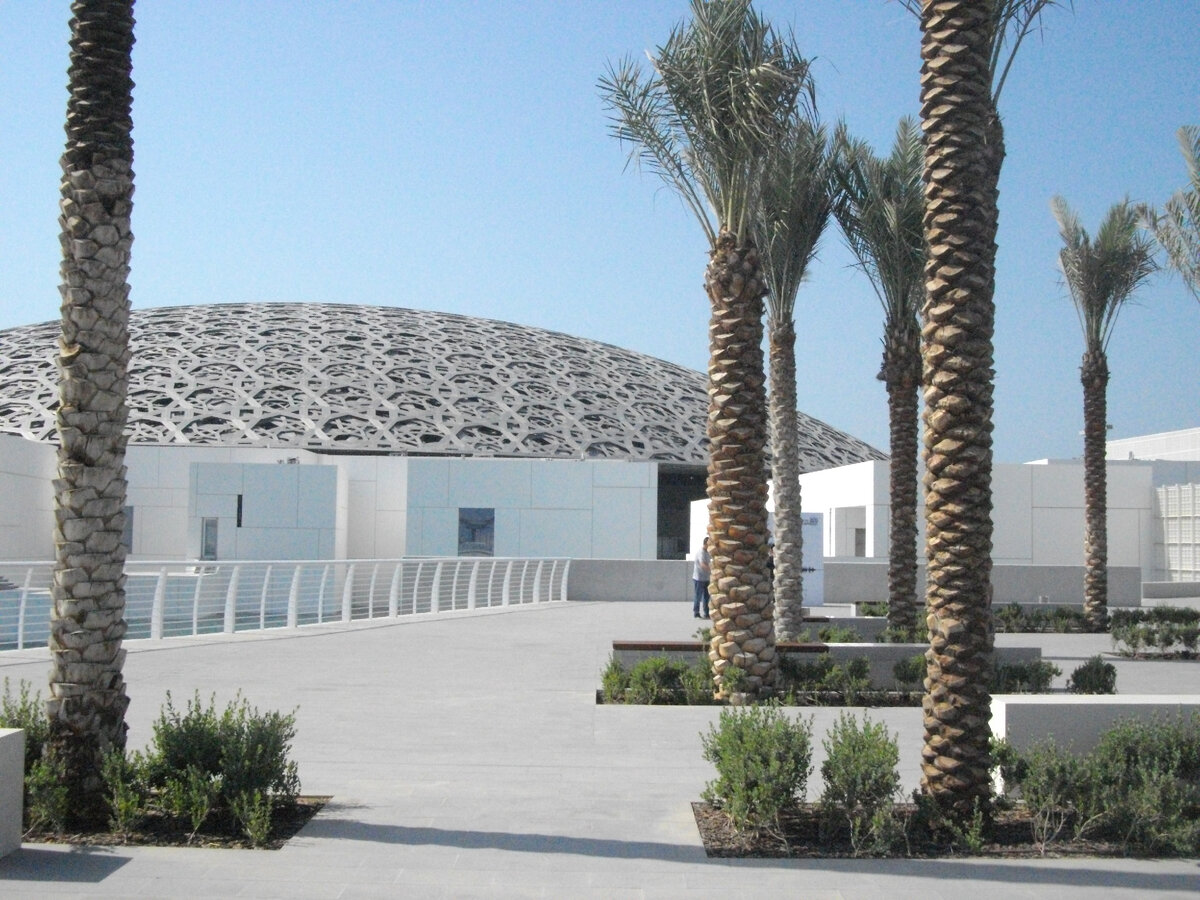 Лувр в Абу-Даби