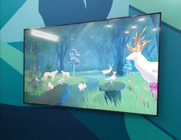 Забавное развлечение для детей в Доме полимеров. Можно рисовать картинки на бумаге фломастерами, вставлять их в специальный сканер и, Вуа-ля - они появляются на экране!