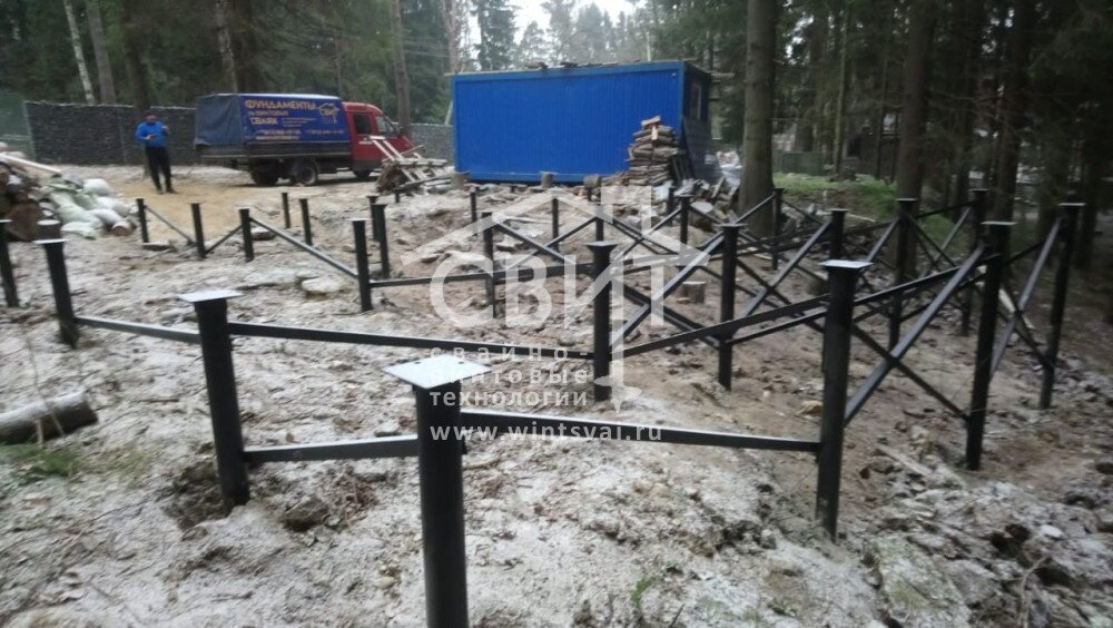 Свайно-винтовой фундамент на участке с большим перепадом высот