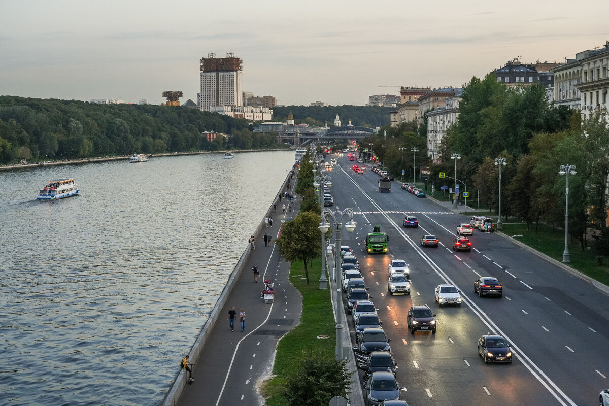 Фрунзенская набережная