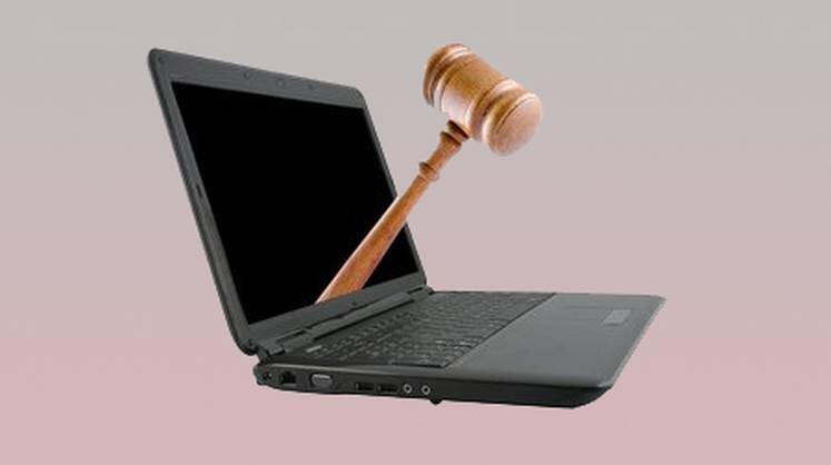    picvario.com/Russian Look