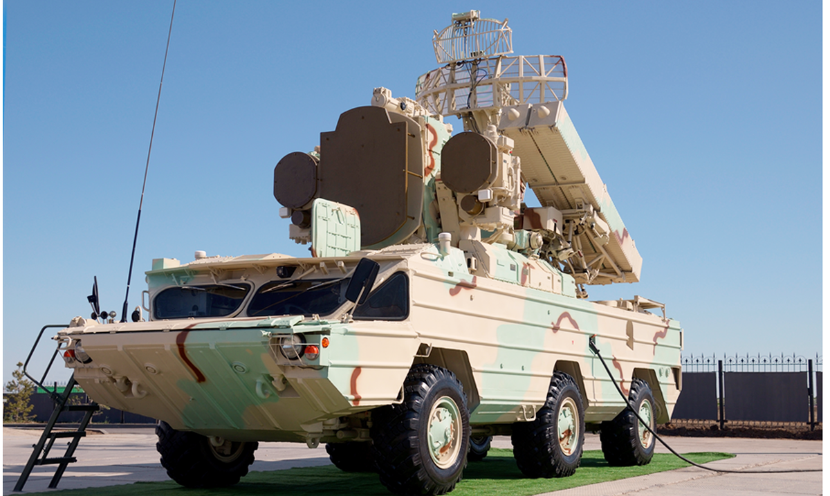 Советский автоматизированный зенитно-ракетный комплекс 9К-33 «Оса».