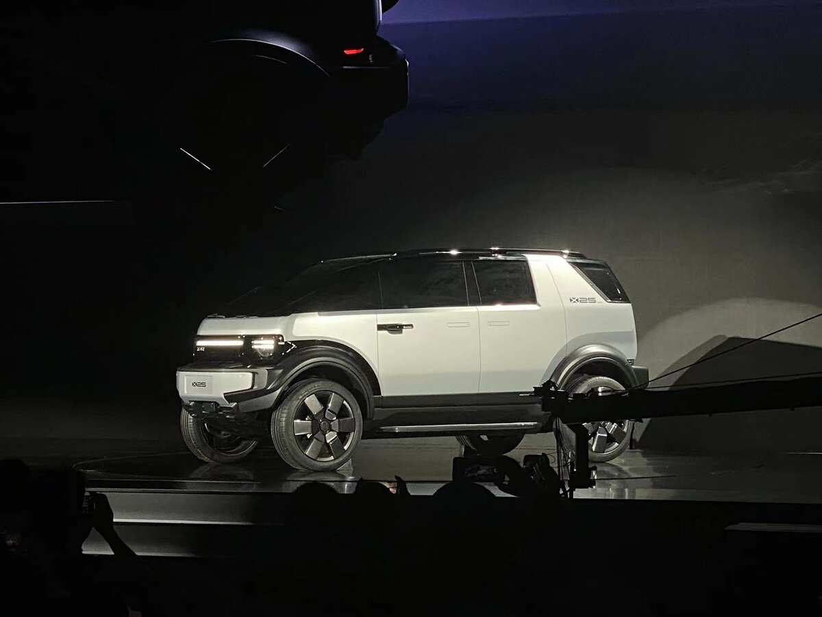 На фото Autohome: Концептуальный кроссвэн iCar X25